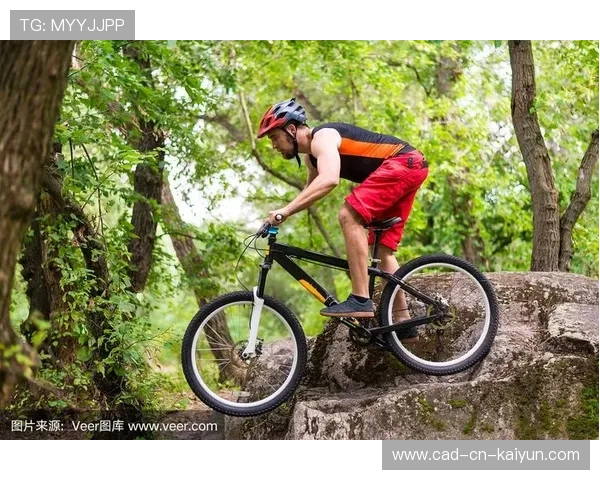 自行车选手用极限弯道技巧教科书级发挥 自行车选手用极限弯道技巧教科书级发挥