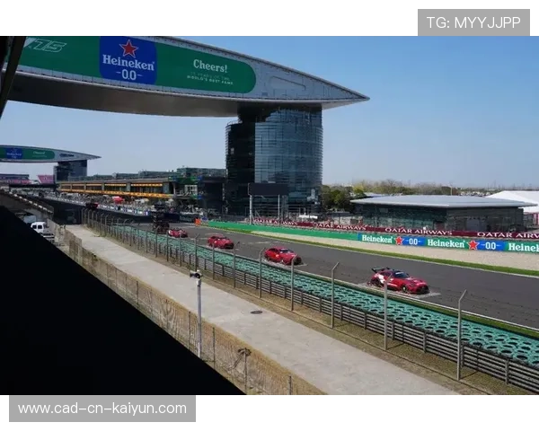 F1中东赛道夜间赛事点亮城市风景成为亮眼名片